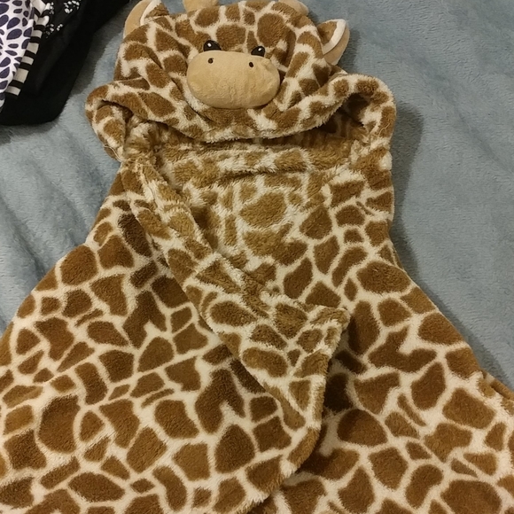 blankets and beyond giraffe
